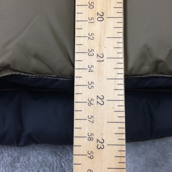 Mountain Equipment MEC Down Vest Mens XS Puffer Khaki Hiking Outdoors Vtg - Picture 7 of 15